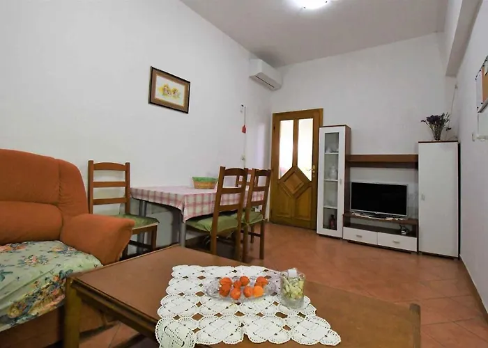 شقة For 2+2 Person In - Insel Rab 17738