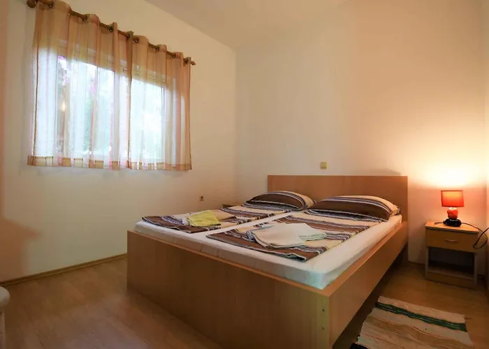 For 2+2 Person In - Insel Rab 17738 *